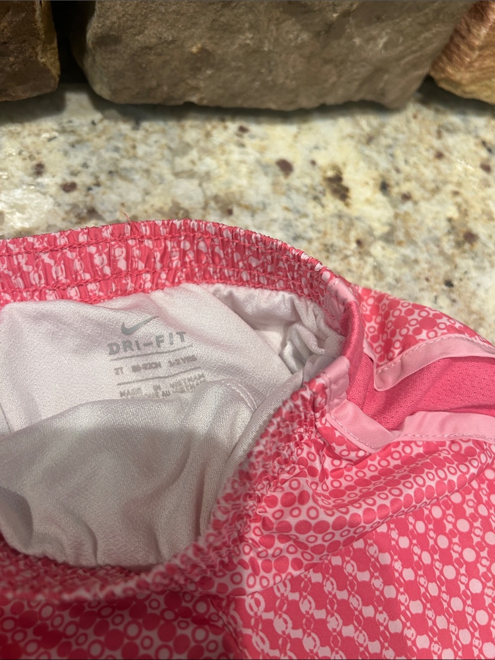Nike Bundle (4) Shorts - 2T - Picture 4 of 5